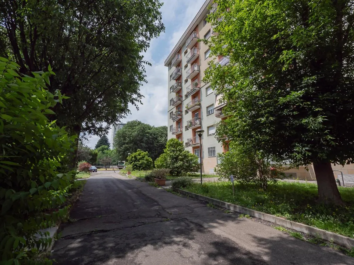 I Host Apartment - Appennini 53 Milan